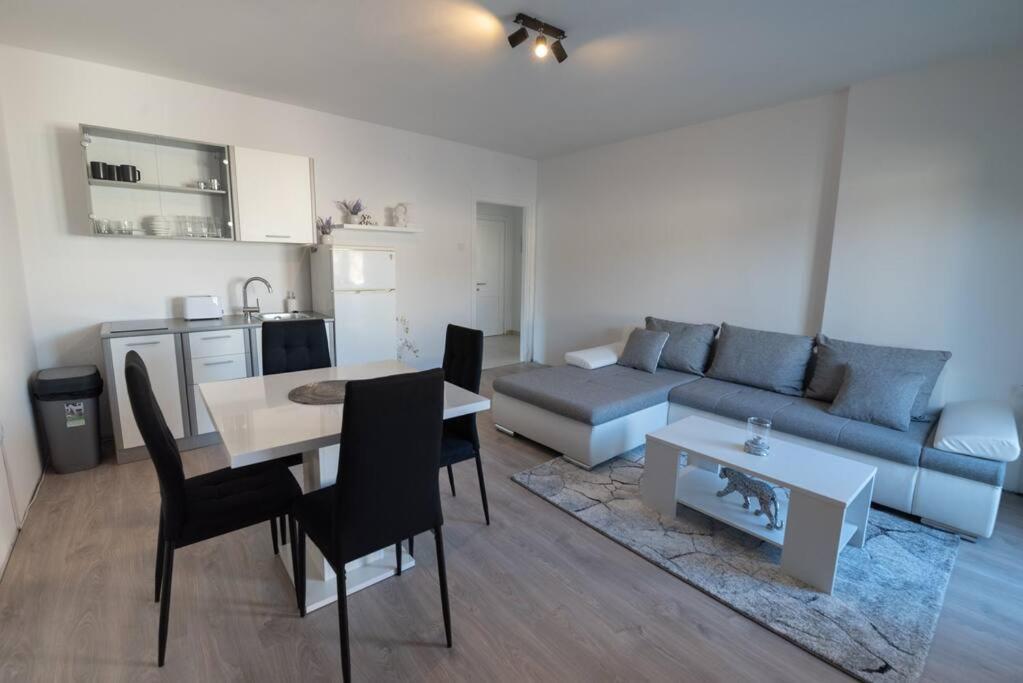 Apartman Iva Apartment ซาดาร์ ภายนอก รูปภาพ